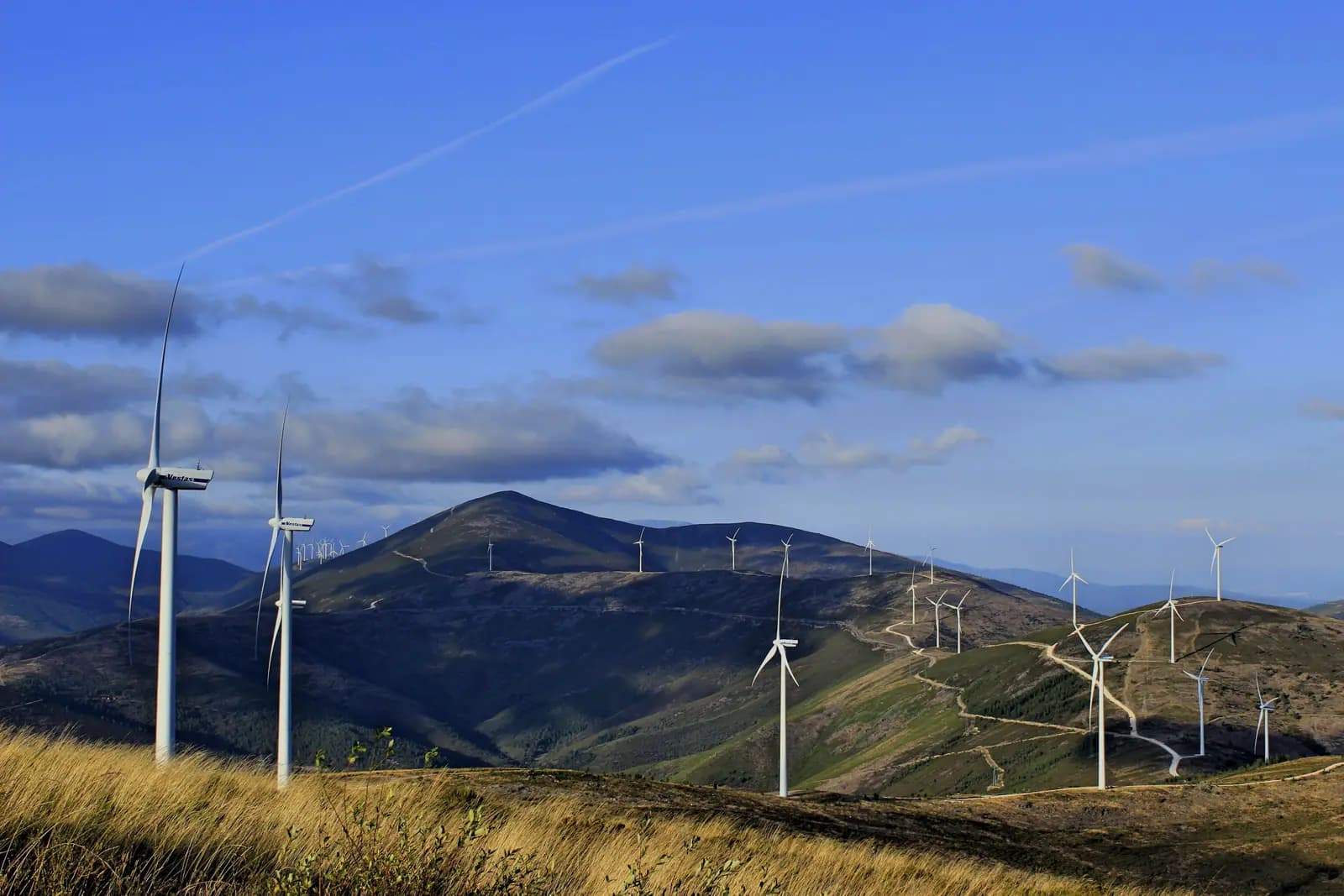 Fabrikalarda Enerji Verimliliği Nasıl Sağlanır? 2026 Rehberi